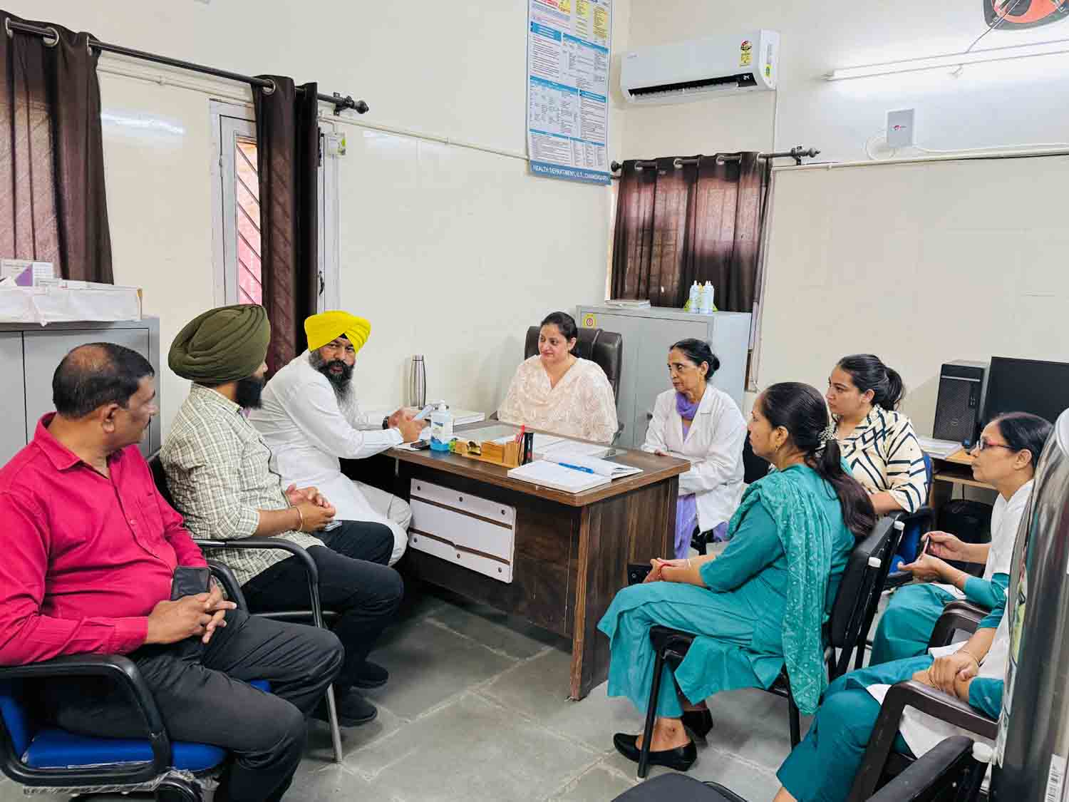 गांव बढहेड़ी डिस्पेंसरी में जन आरोग्य समिति की मीटिंग हुई